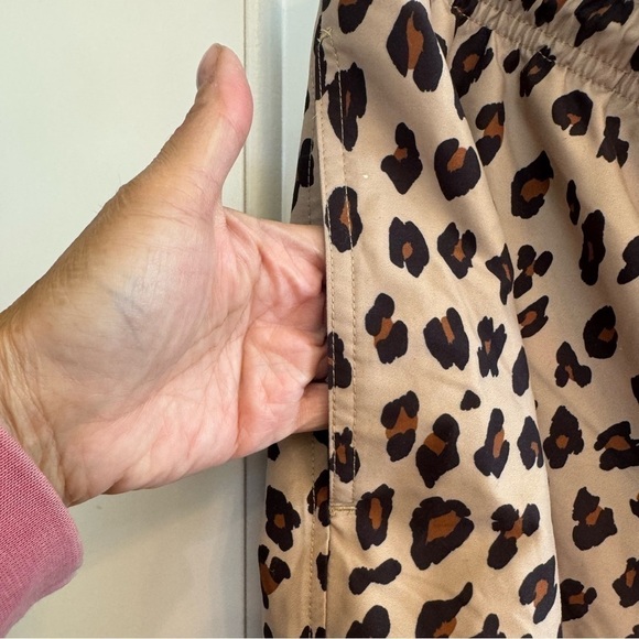 Pac Sun Unisex Swim Shorts, Pockets, Mesh Lining, Leopard Print, Size Large - Picture 5 of 9